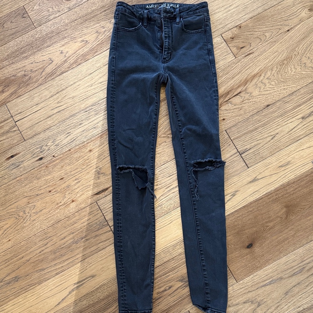 😊American Eagle Outfitters Black Ripped Skinny Jeans